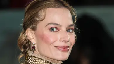 El colorete perfecto detrás del look de Margot Robbie como Cathy en Cumbres Borrascosas El colorete perfecto detrás del look de Margot Robbie como Cathy en Cumbres Borrascosas