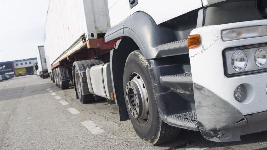 Los transportistas de Baleares, preocupados por el aumento del precio del combustible derivado de la guerra en Ir&aacute;n
