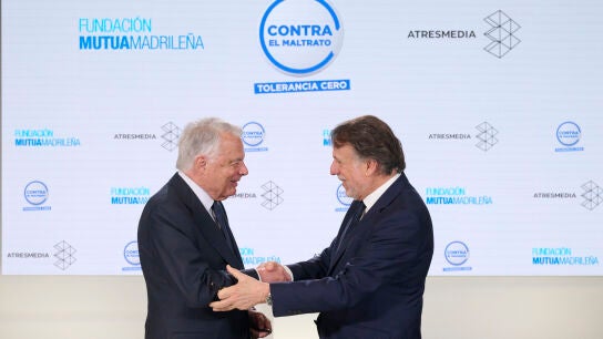 El presidente del Grupo Mutua Madrile&ntilde;a y de su fundaci&oacute;n, Ignacio Garralda, y el presidente del Grupo Atresmedia, Jos&eacute; Creuheras