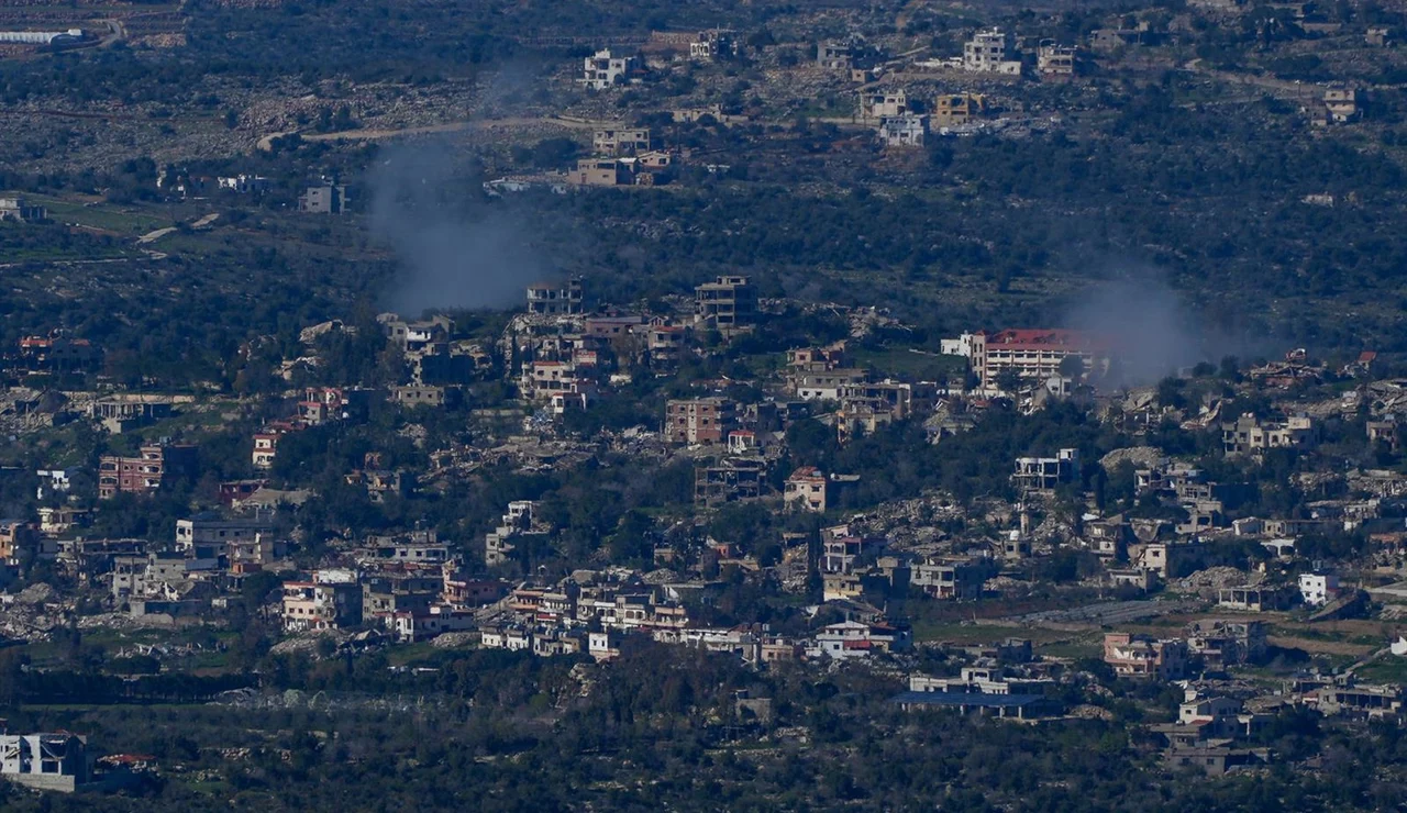 Suben a 15 los muertos por ataques israelíes contra el sur de Líbano