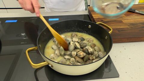 Introduce las almejas