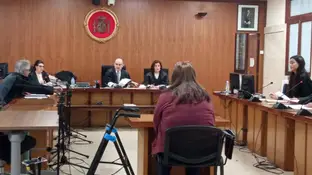 Condenada a seis años de cárcel por intentar asesinar a su marido mientras dormía con su hija de dos años en Palma Condenada a seis años de cárcel por intentar asesinar a su marido mientras dormía con su hija de dos años en Palma