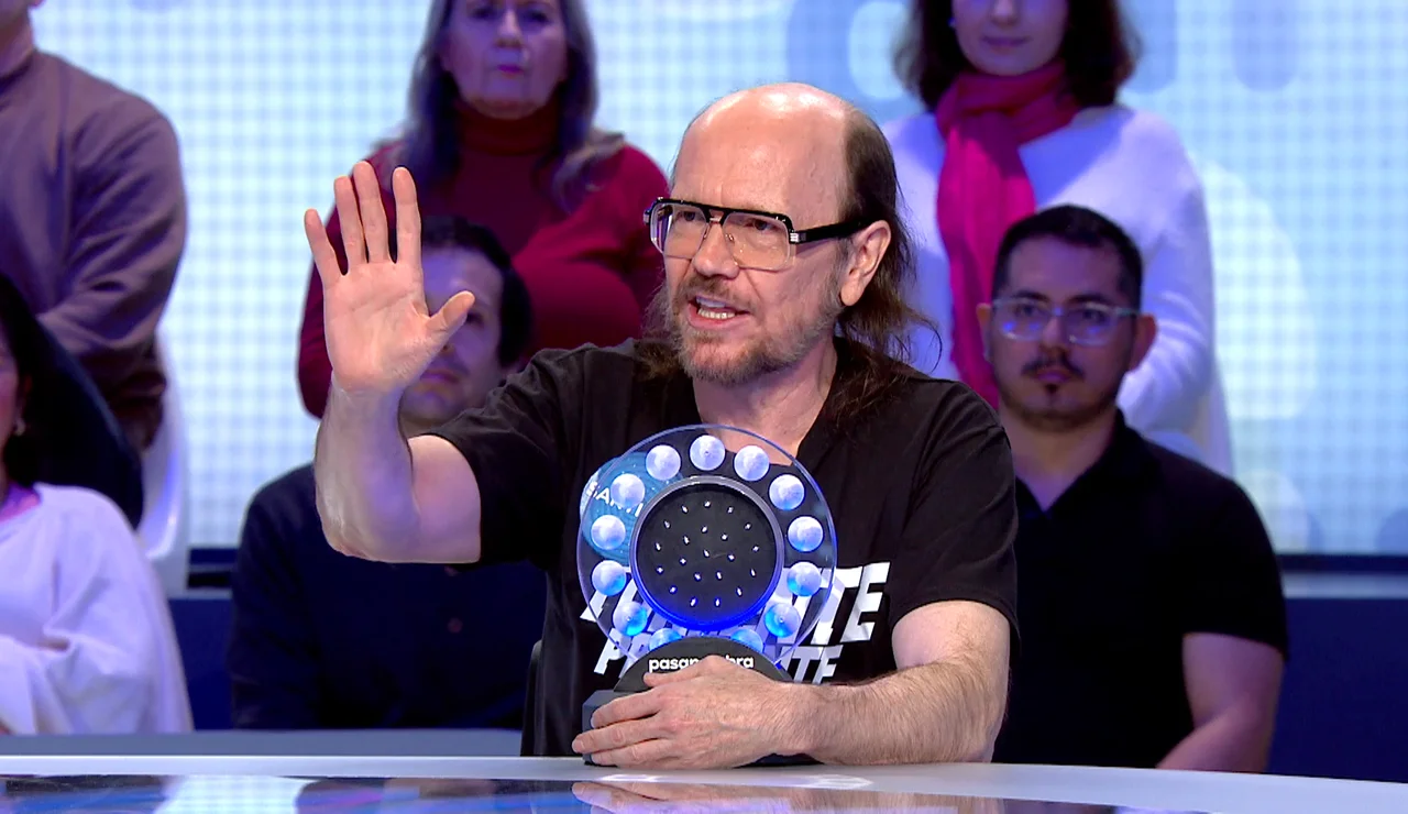 El regalo de reconciliación de Santiago Segura a Elia Galera en Pasapalabra: “Es para quererle”