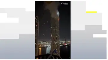 Explosión de un dron en una torre de Dubái. Explosión de un dron en una torre de Dubái.