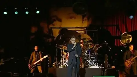 Morrisey actuando Morrisey actuando