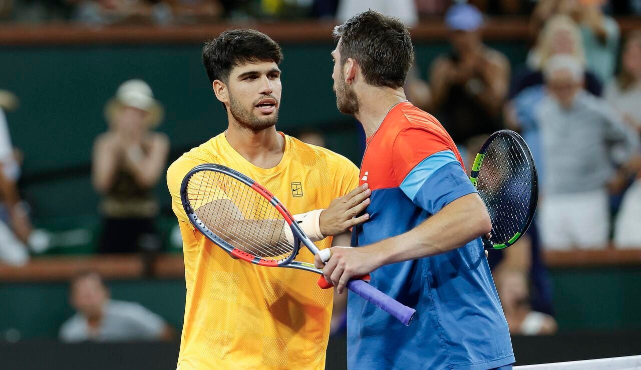 Alcaraz saluda a Cameron Norrie en Indian Wells