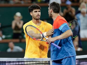 Alcaraz saluda a Cameron Norrie en Indian Wells