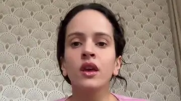 Rosalía pide disculpas por sus palabras sobre Picasso: "No tenía conciencia de casos reales de maltrato" Rosalía pide disculpas por sus palabras sobre Picasso: "No tenía conciencia de casos reales de maltrato"