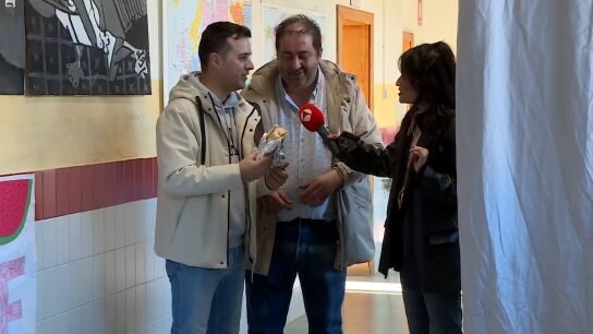 Bacon antes de votar, debutantes nerviosos y mesas que se constituyen tarde: algunas de las an&eacute;cdotas de las elecciones de Castilla y Le&oacute;n