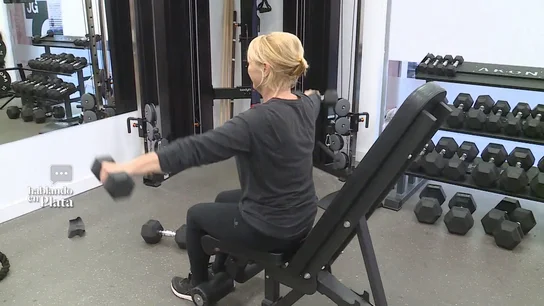 Mujer haciendo deporte Mujer haciendo deporte