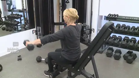 Mujer haciendo deporte Mujer haciendo deporte