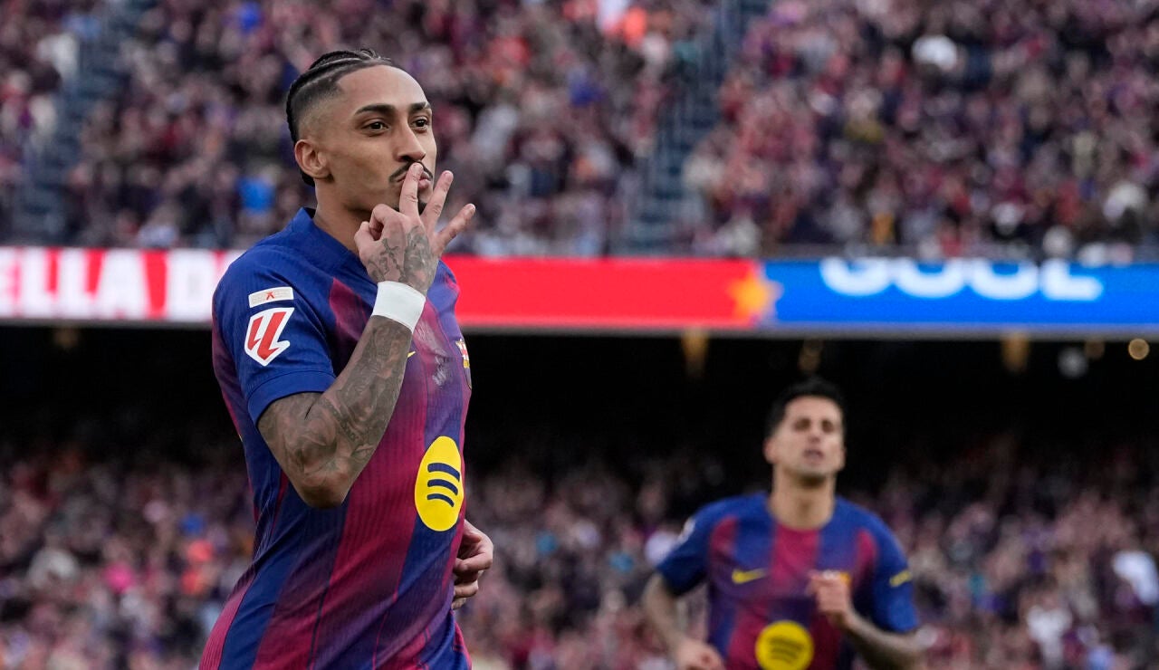 Raphinha celebra su hat-trick al Sevilla