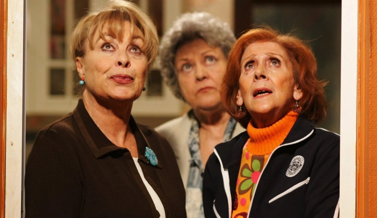 Gemma Cuervo, Emma Penella y Mariví Bilbao como Vicenta, Concha y Marisa en Aquí no hay quien viva