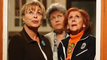 Gemma Cuervo, Emma Penella y Mariví Bilbao como Vicenta, Concha y Marisa en Aquí no hay quien viva Gemma Cuervo, Emma Penella y Mariví Bilbao como Vicenta, Concha y Marisa en Aquí no hay quien viva