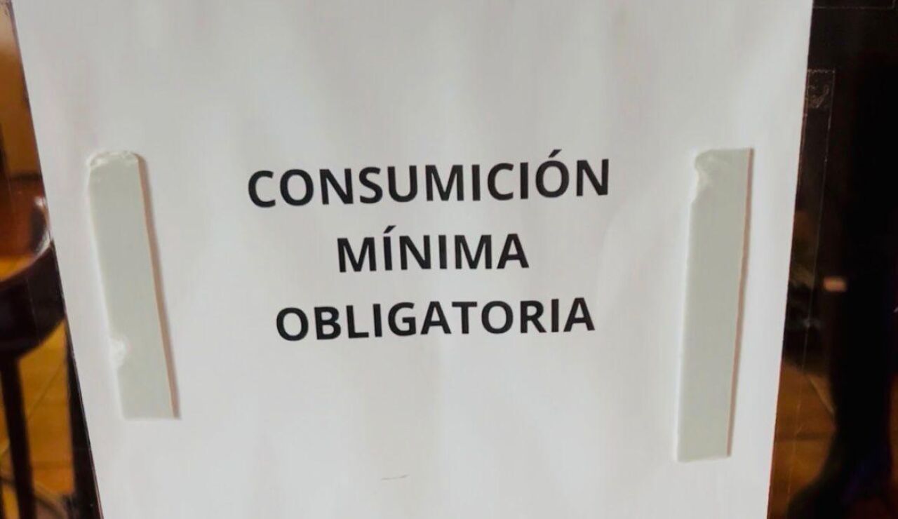 Cartel consumici&oacute;n obligatoria
