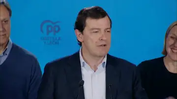 Mañueco destaca que ha duplicado en votos a Vox: "Vamos a dialogar con todos, pero con quien no vamos a pactar es con el PSOE" Mañueco destaca que ha duplicado en votos a Vox: "Vamos a dialogar con todos, pero con quien no vamos a pactar es con el PSOE"