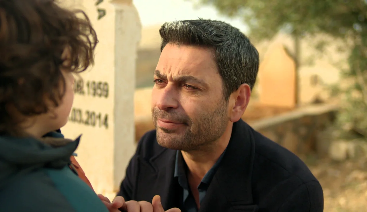 “¿Papá se enfadará?”: el momento en la tumba de Boran que rompe a Cihan