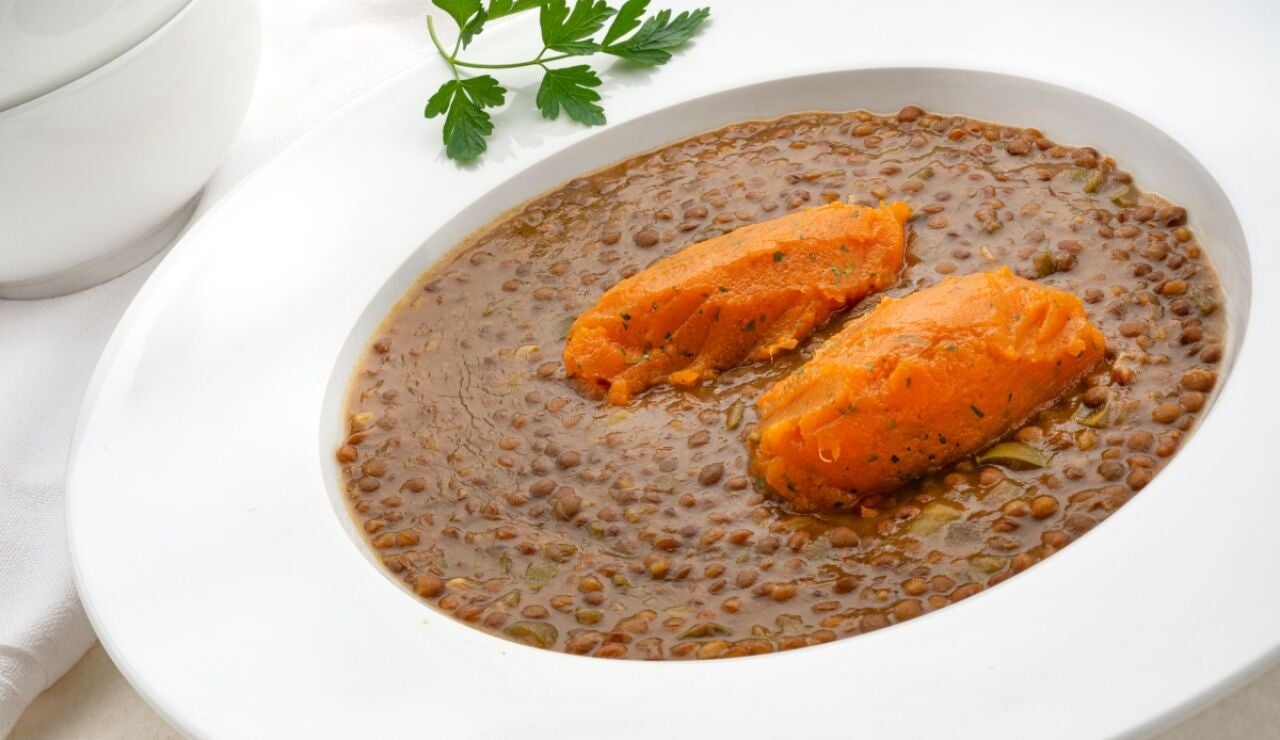 Karlos Argui&ntilde;ano: combate el cansancio con un buen plato de lentejas con boniato