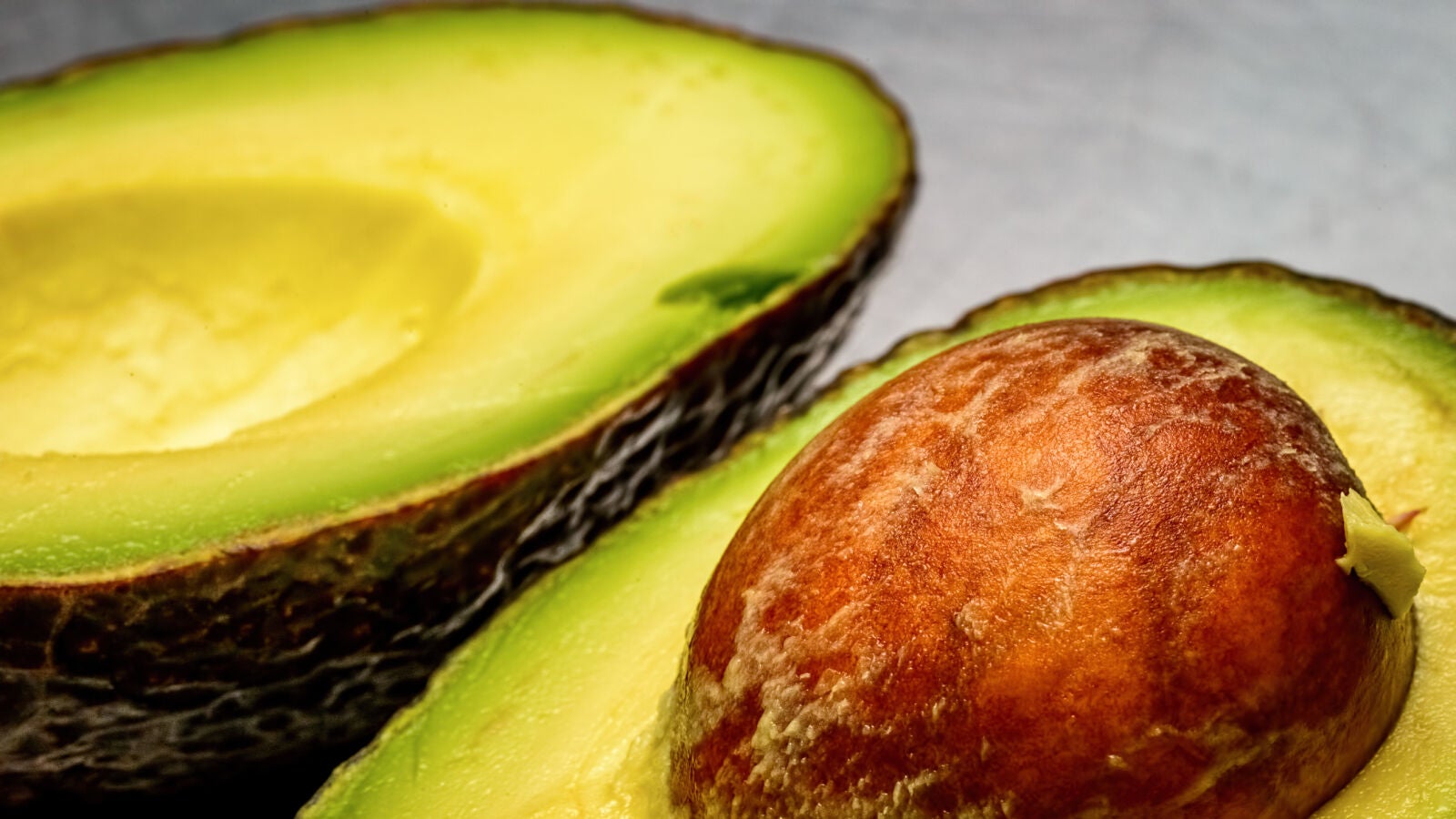 El truco definitivo para que el aguacate no se oxide: más allá del limón y el papel film