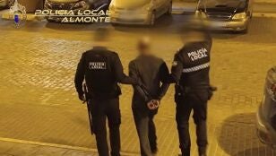 Pu&ntilde;etazos, amenazas y una polic&iacute;a herida en el centro de salud de Almonte