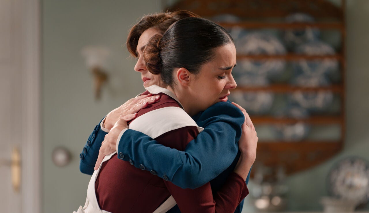 &iexcl;Un mal de amores! Paula sufre por Tasio y Manuela la consuela en su momento m&aacute;s dif&iacute;cil