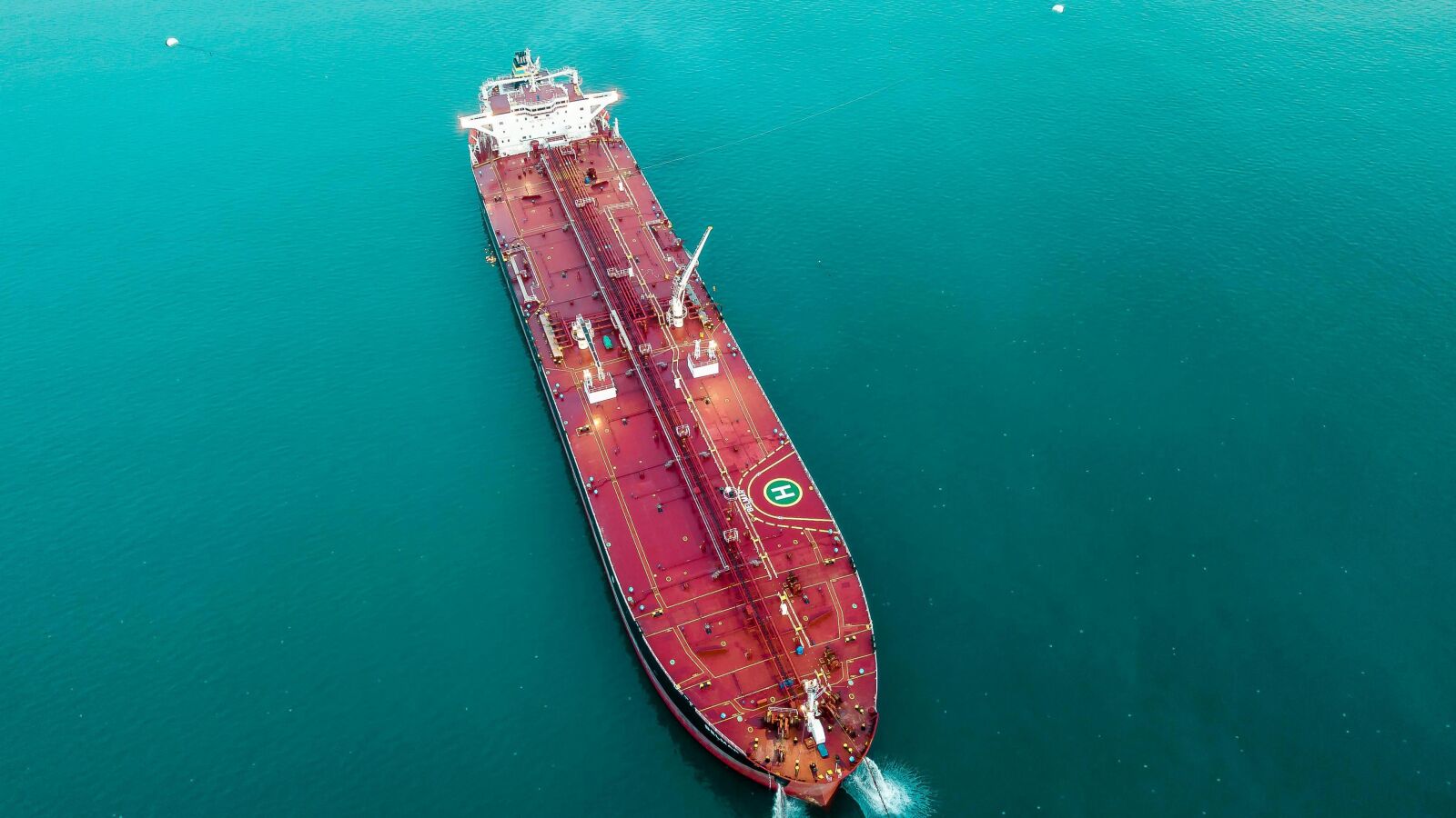 España liberará 11,5 millones de barriles de petróleo de sus reservas estratégicas por el impacto de la guerra en Irán