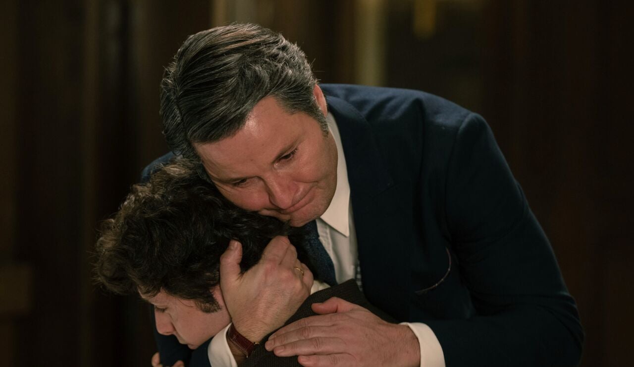 &iexcl;Un mal de amores! Paula sufre por Tasio y Manuela la consuela en su momento m&aacute;s dif&iacute;cil