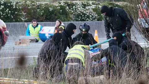 Huelga general este martes en Euskadi y Navarra: Reclaman salario mínimo propio de 1.500 euros mensuales Huelga general este martes en Euskadi y Navarra: Reclaman salario mínimo propio de 1.500 euros mensuales