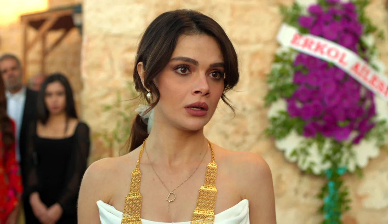 “Quiero un heredero varón”: el humillante discurso de Sadakat en la boda de Cihan y Alya