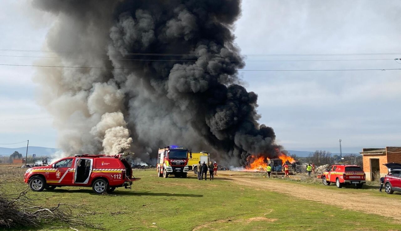 Incendio en La Ba&ntilde;eza, Le&oacute;n.