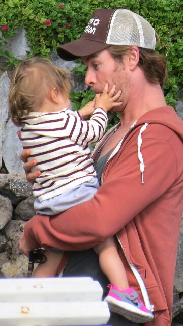 Chris Hemsworth con su hija