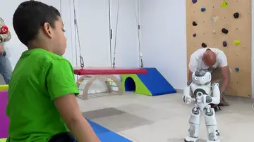 Juani, la robot humanoide que hace de terapeuta en Gran Canaria Juani, la robot humanoide que hace de terapeuta en Gran Canaria