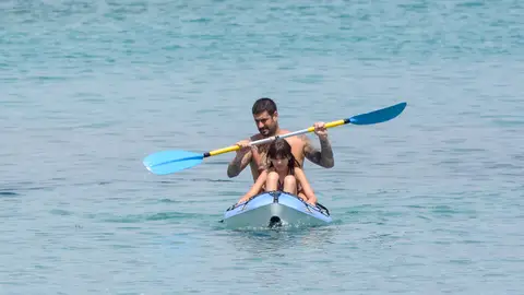 Melendi con su hija Melendi con su hija