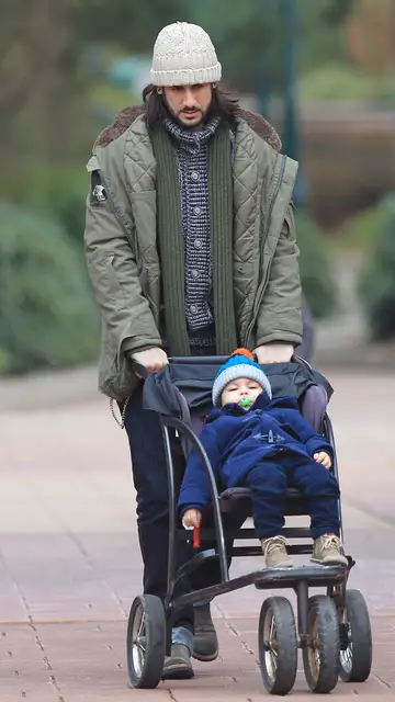 Melendi con su hijo Melendi con su hijo