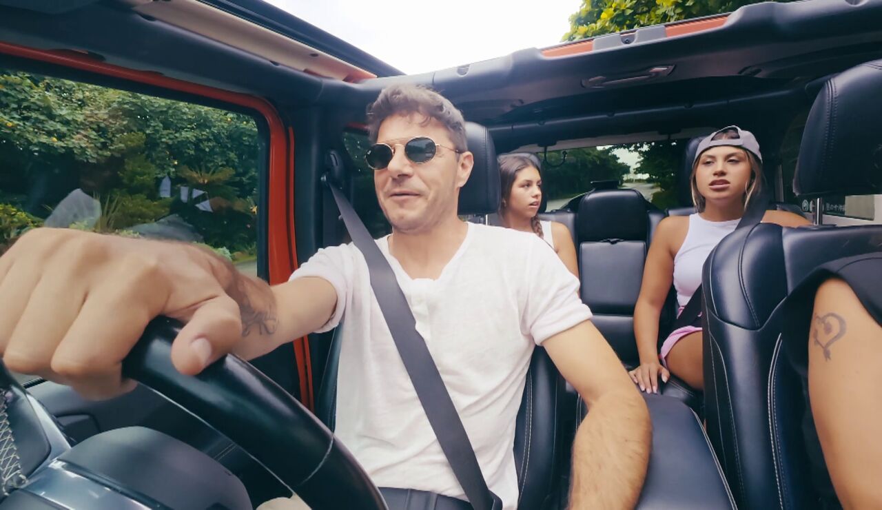 Daniela y Salma defienden el reguet&oacute;n ante sus padres