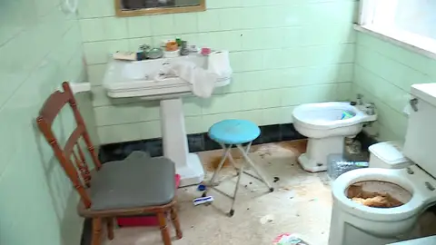 Okupan y destrozan su casa Okupan y destrozan su casa