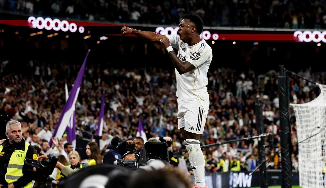 Vinicius celebra su doblete y el 3-2 al Atlético de Madrid