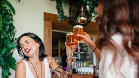 Brindis con cerveza Brindis con cerveza