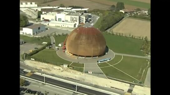 Efem&eacute;rides de hoy 30 de marzo de 2026: Hito del gran colisionador de hadrones