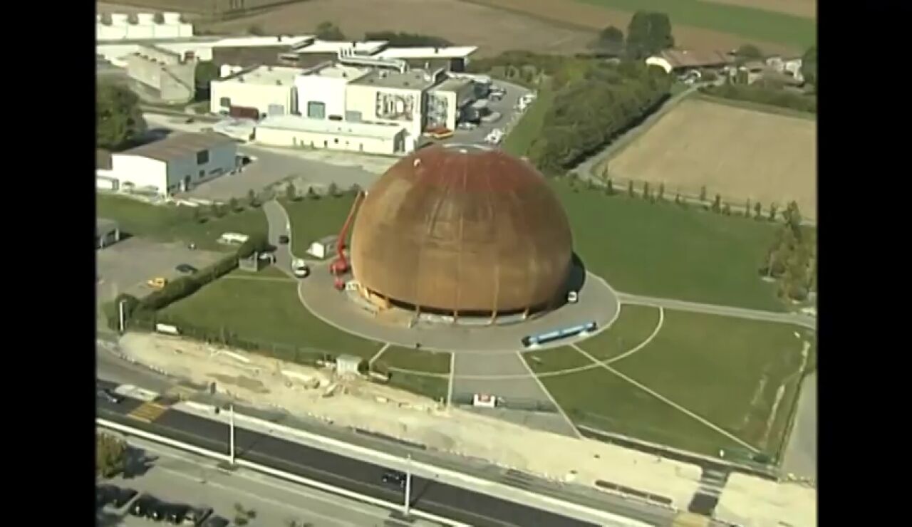 Efem&eacute;rides de hoy 30 de marzo de 2026: Hito del gran colisionador de hadrones