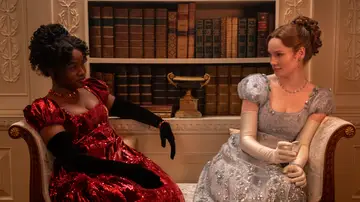 Masali Baduza como Michaela y Hannah Dodd como Francesca Bridgerton Masali Baduza como Michaela y Hannah Dodd como Francesca Bridgerton