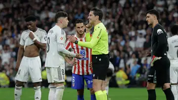 Fede Valverde tras ser expulsado por Munuera Montero Fede Valverde tras ser expulsado por Munuera Montero