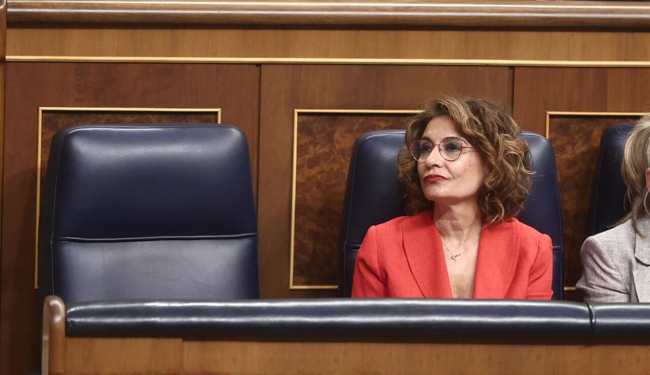 Montero se despide del Congreso "satisfecha" con su trabajo y con mensaje al PP: "Ladran, pues cabalgamos"