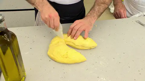 Cuando doble su volumen, parte la masa por la mitad Cuando doble su volumen, parte la masa por la mitad