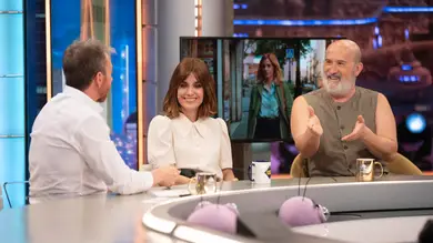 Javier Cámara cuenta su divertida confusión familiar en El Hormiguero: “Pensé durante años que era yo… y era mi primo” Javier Cámara cuenta su divertida confusión familiar en El Hormiguero: “Pensé durante años que era yo… y era mi primo”