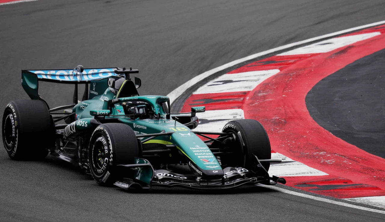 El Aston Martin en el circuito de Shanghái