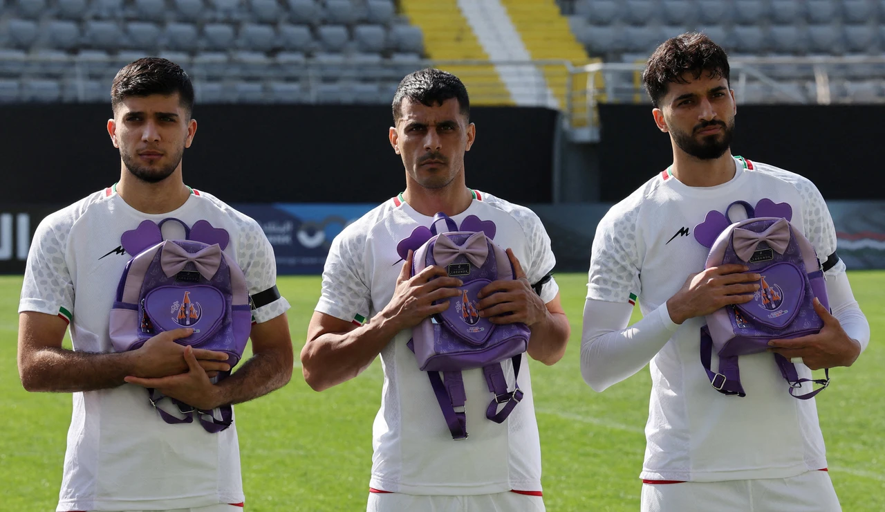 El homenaje de la selección iraní a las niñas asesinadas