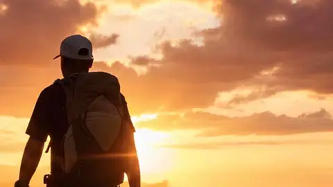 Recorre a pie el perímetro de la Península Ibérica Recorre a pie el perímetro de la Península Ibérica