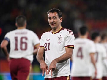 Oyarzabal celebra su primer gol ante Serbia