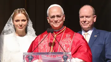 La princesa Charlene, el papa León XIV y Alberto II de Mónaco La princesa Charlene, el papa León XIV y Alberto II de Mónaco